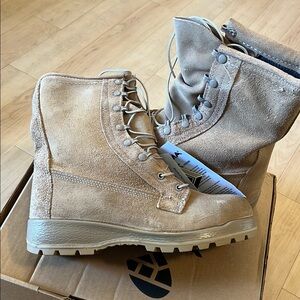 Military Tactical High-Top Boots with Rugged Sole size 9